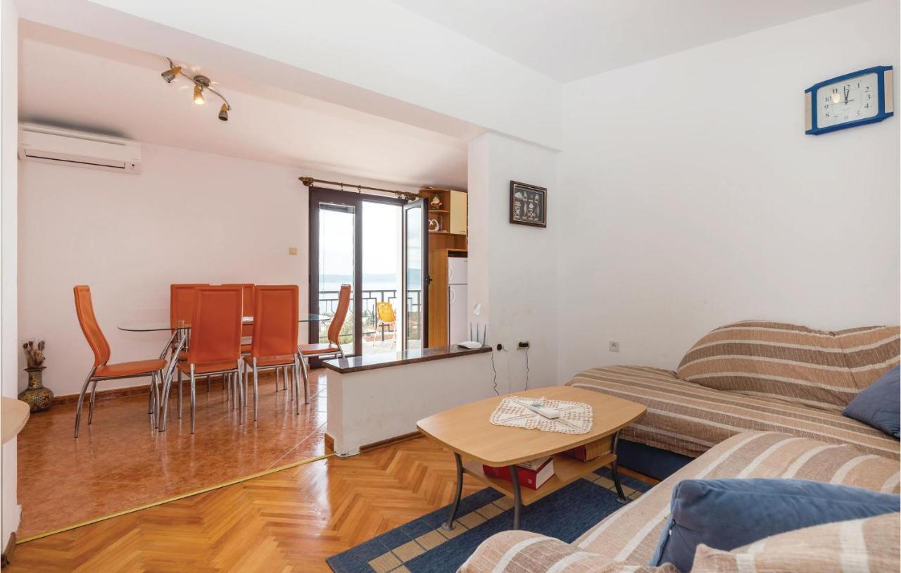 Cozy Apartment In Novi Vinodolski With Kitchen Exteriör bild
