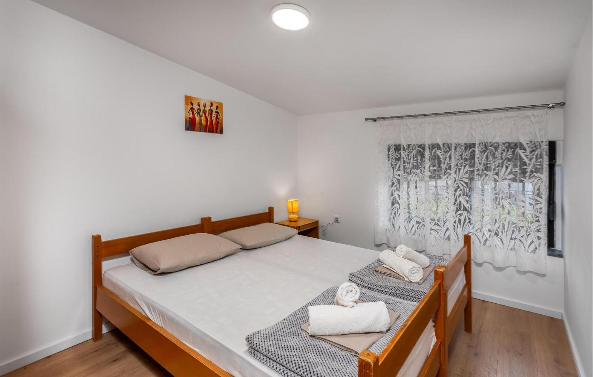 Cozy Apartment In Novi Vinodolski With Kitchen Exteriör bild